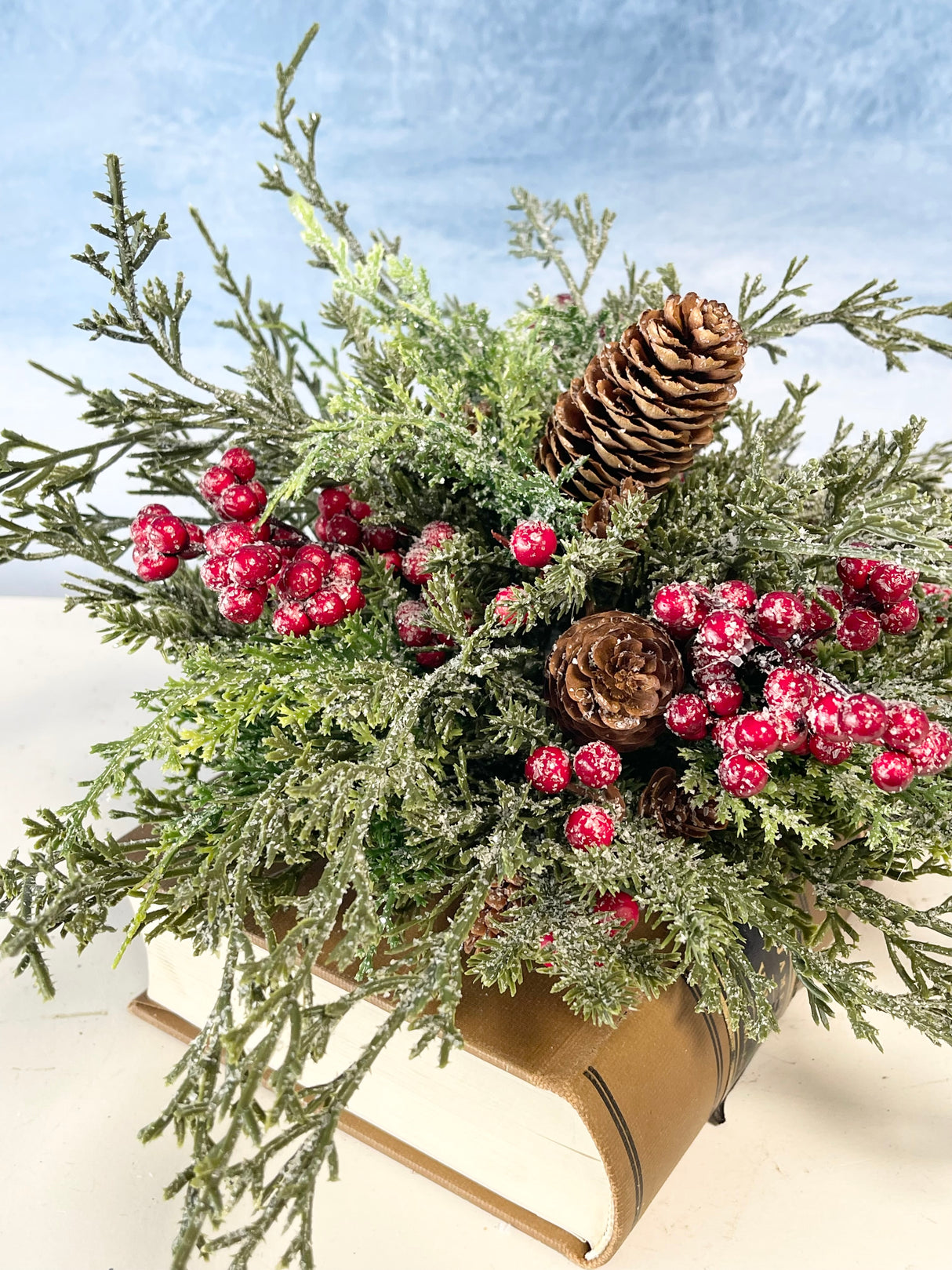 Divinity Berry Cedar Half Sphere