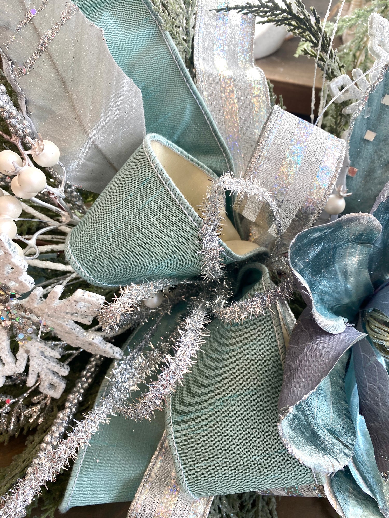 39" Arctic Grace Swag