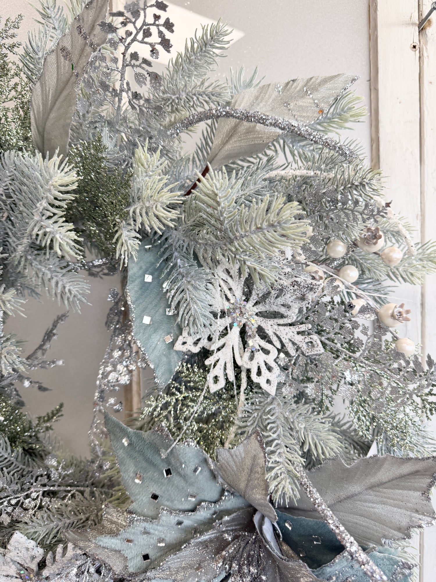 25" Frosted Elegance Wreath