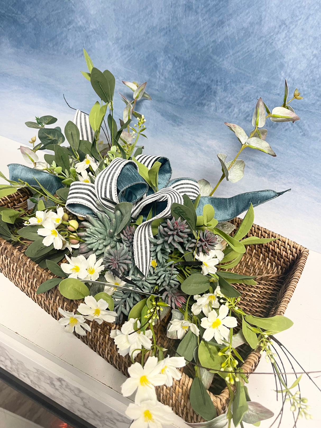 27" Living In The Moment Swag