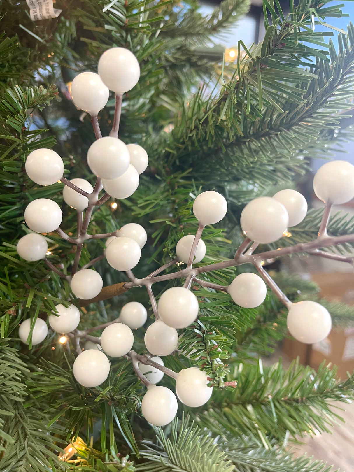 White Bitty Berry Mini Pick