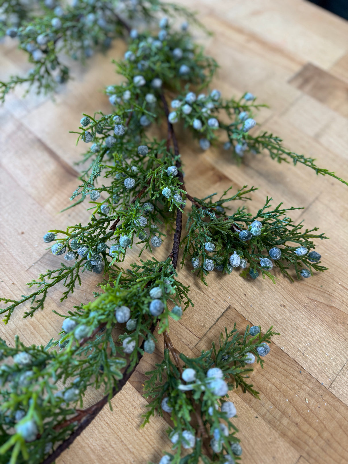 54” Juniper Berry Garland