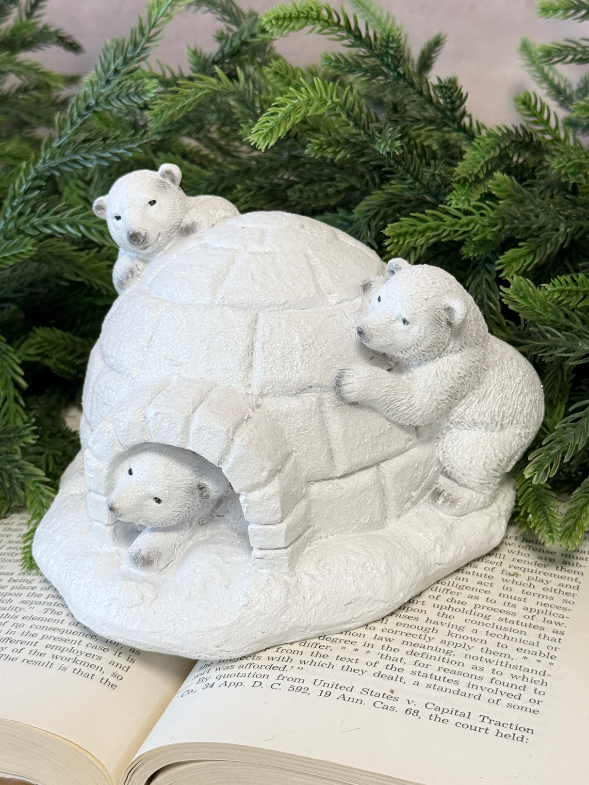 Resin Polar Cubs Igloo