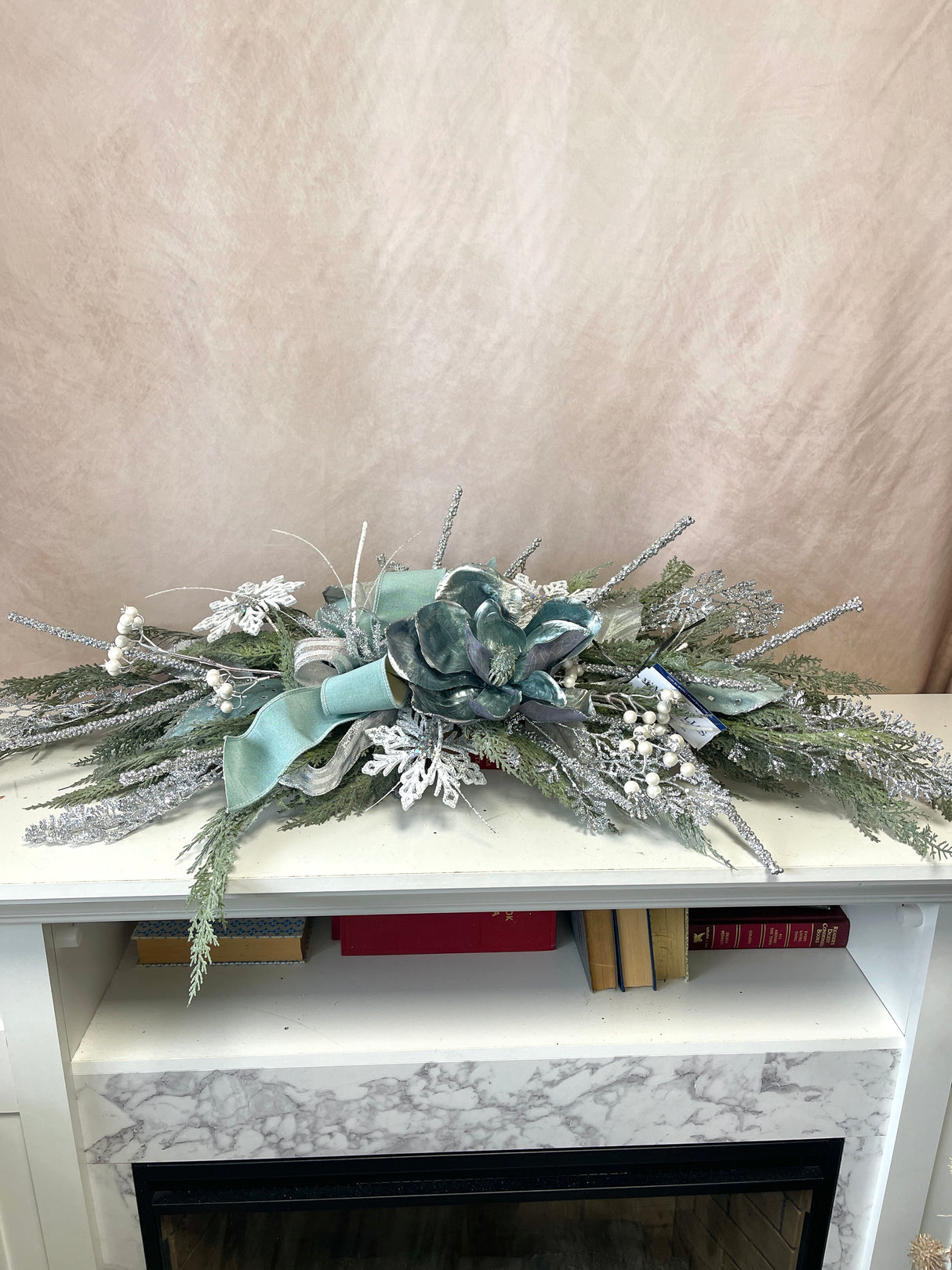 39" Arctic Grace Swag