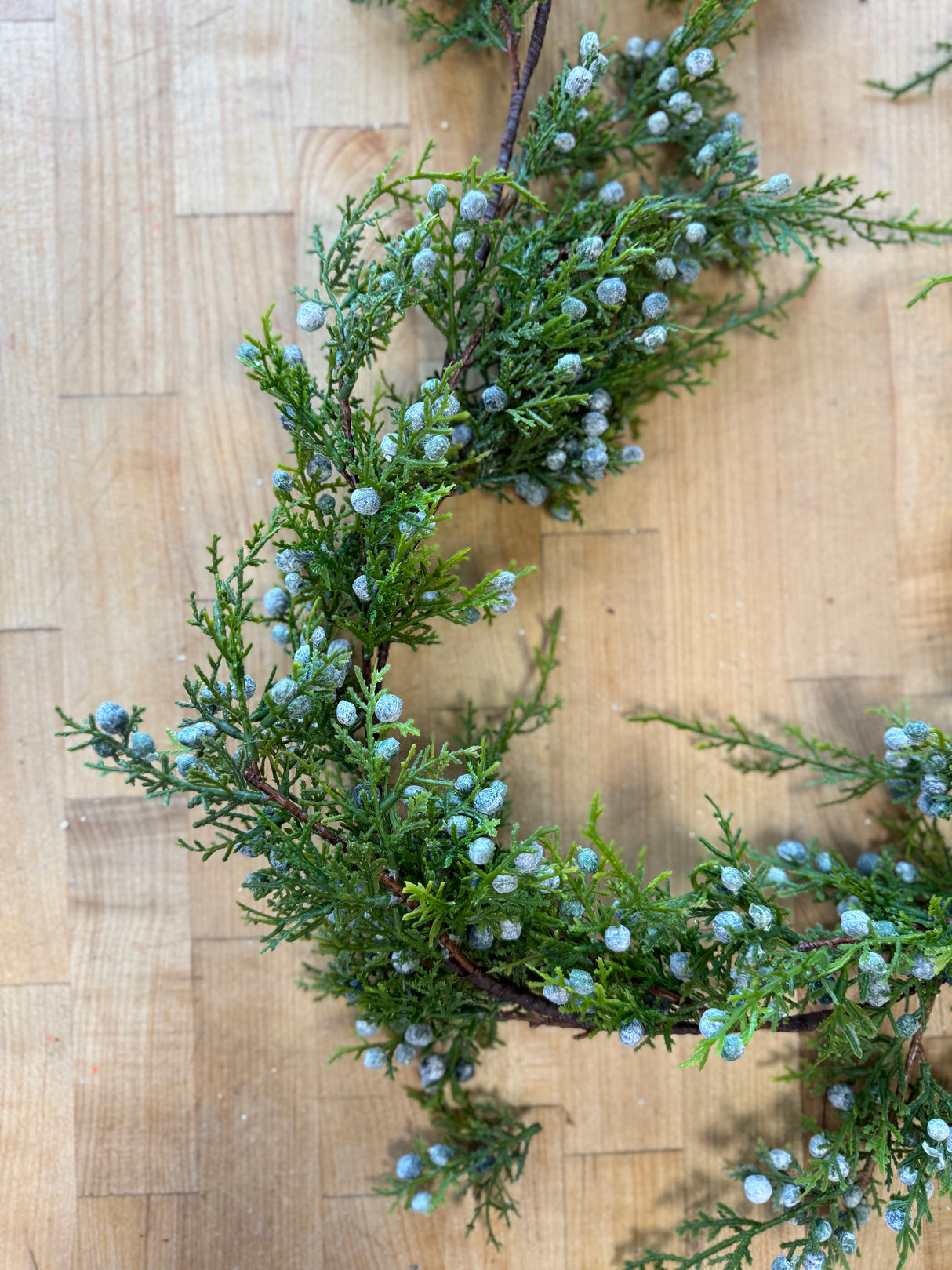 54” Juniper Berry Garland