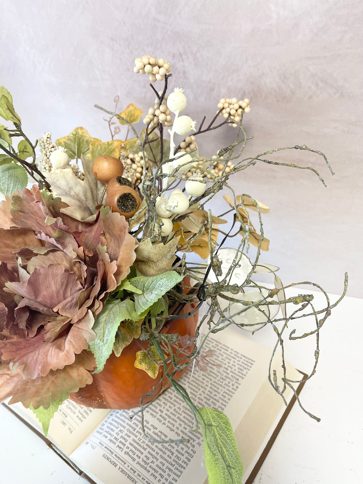 18" Hello Cutie Centerpiece