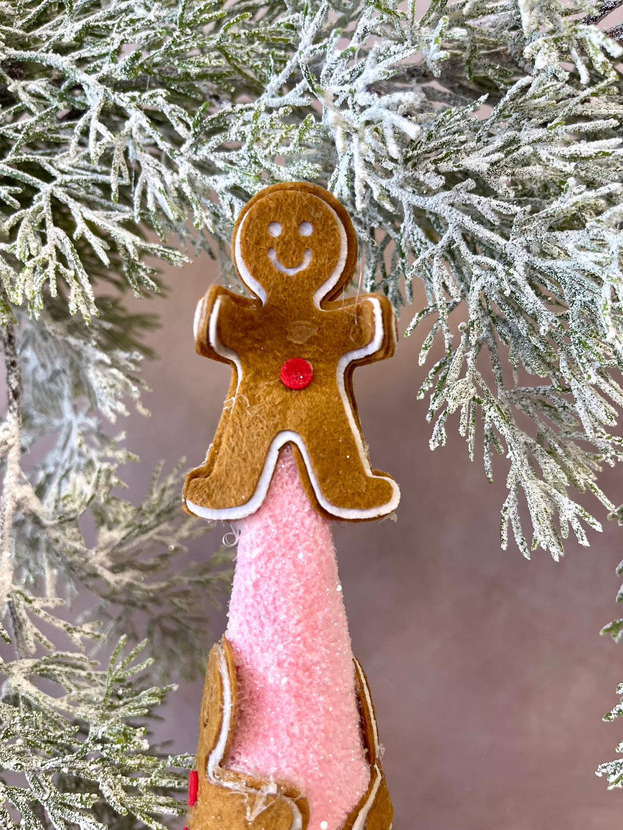 Holiday Fun Gingerbread Tree Set of 2