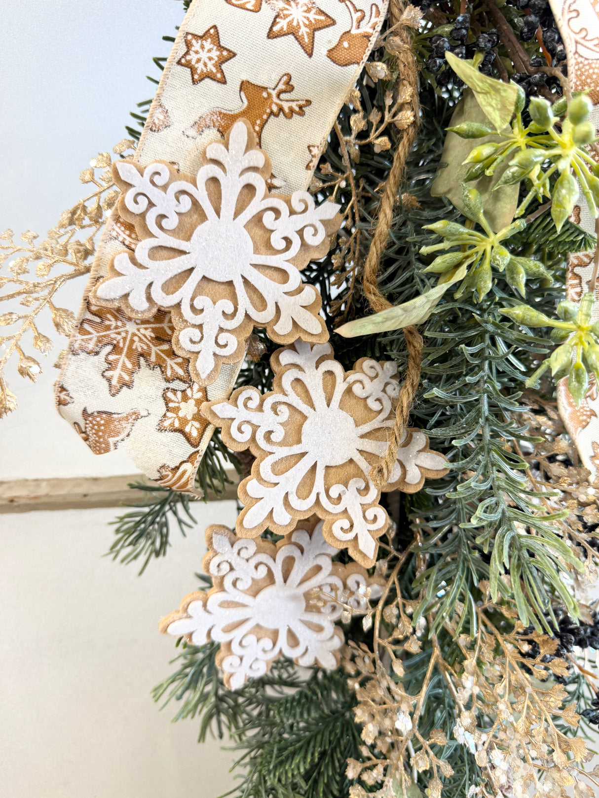 29" Christmas Cheer Swag