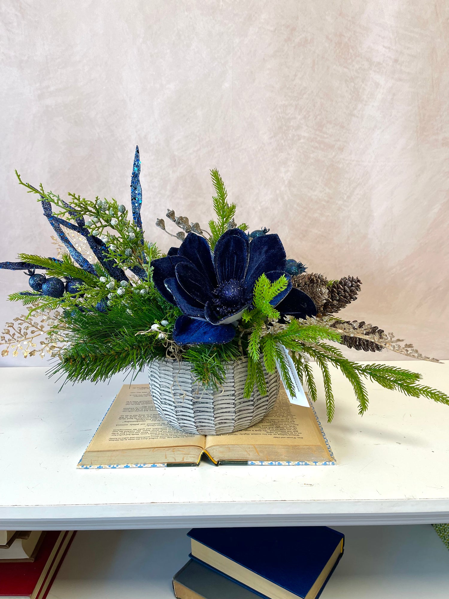 22" Frozen Pond Centerpiece