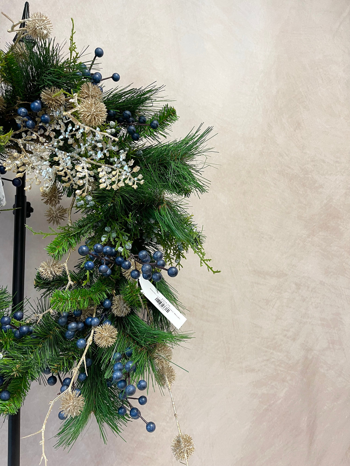 21" A Day In Winter Wreath