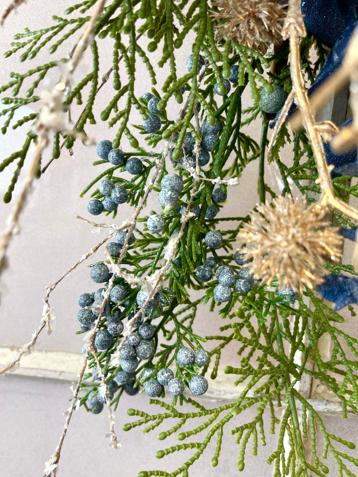 28" Holiday Magic Teardrop Swag