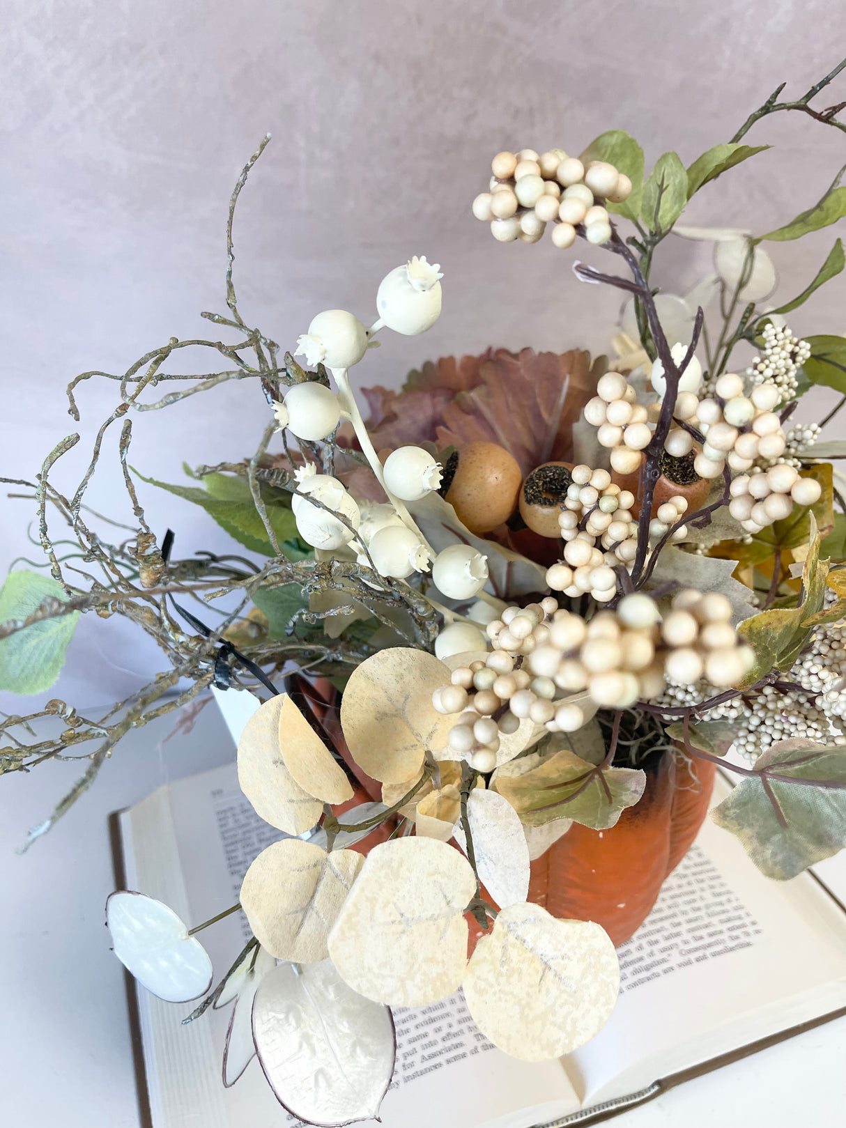 18" Hello Cutie Centerpiece