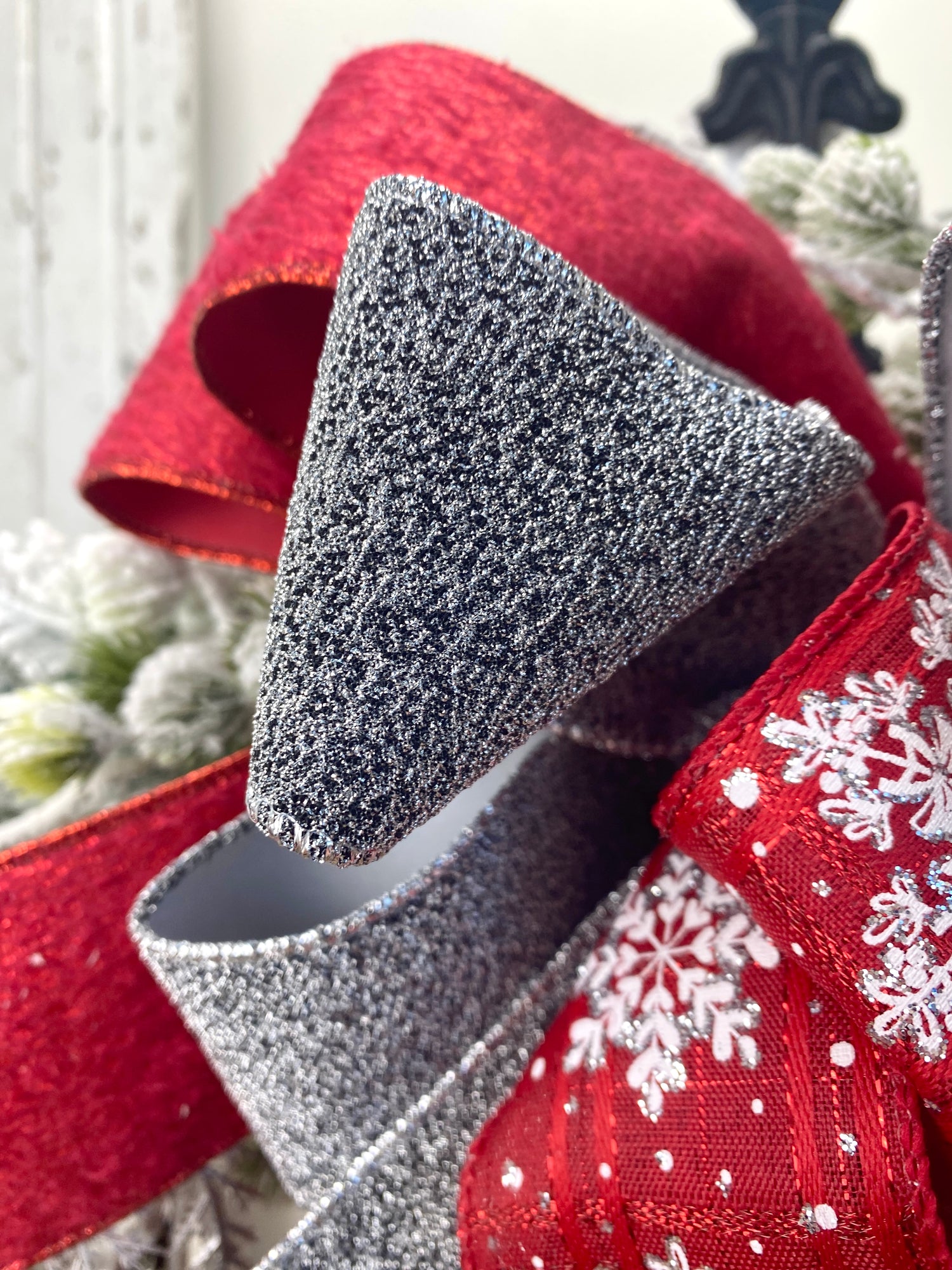 26" Glitz And Shimmer Wreath