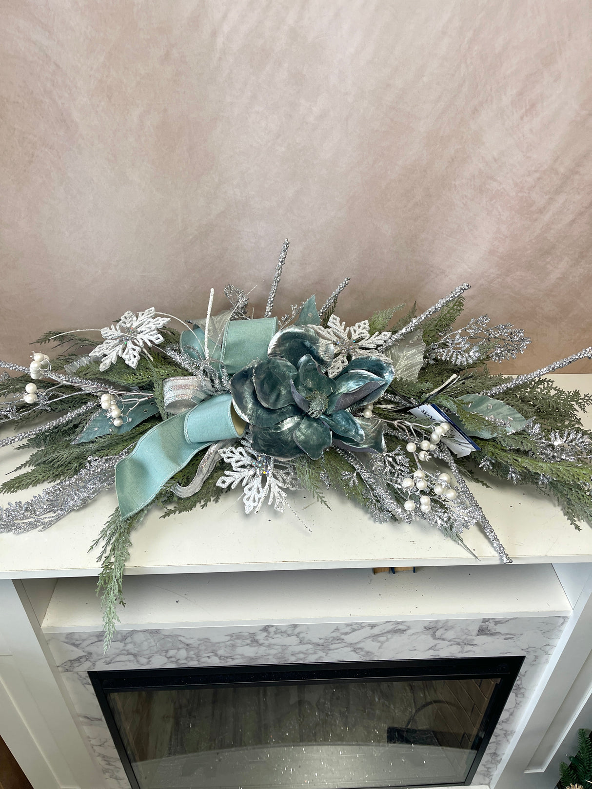 39" Arctic Grace Swag