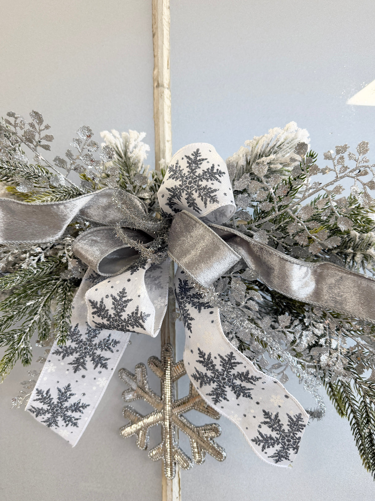 Shimmering Silver Snowflake Swag Kit
