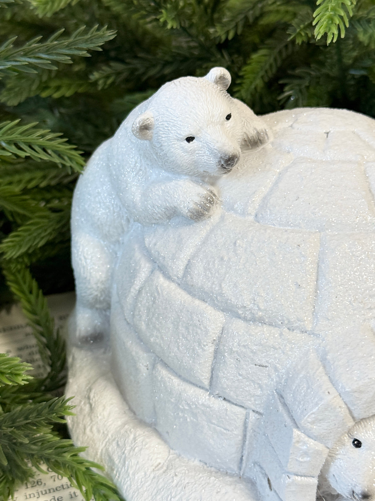 Resin Polar Cubs Igloo