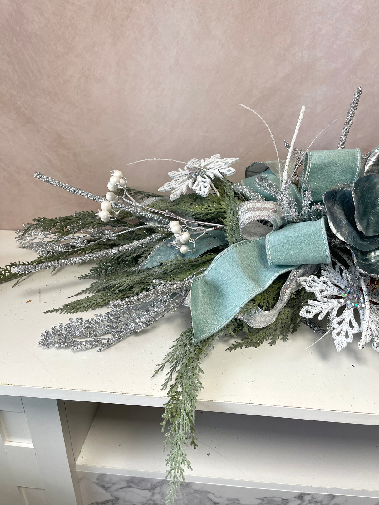 39" Arctic Grace Swag