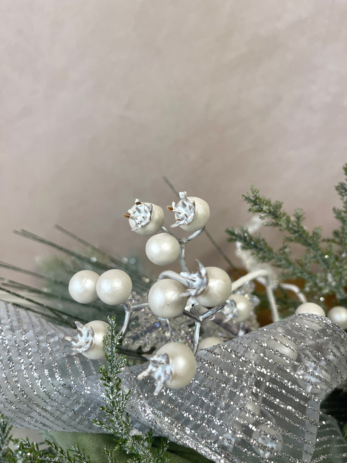 28" Frosty Greens Swag