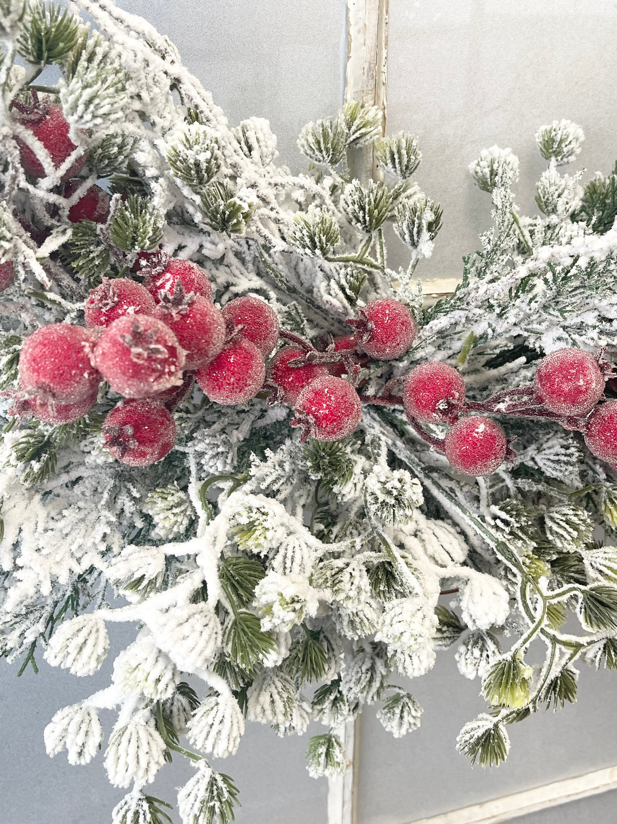 24" Pine & Crater Berry Wreathi