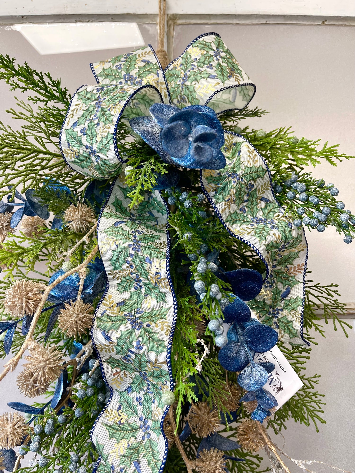 28" Holiday Magic Teardrop Swag