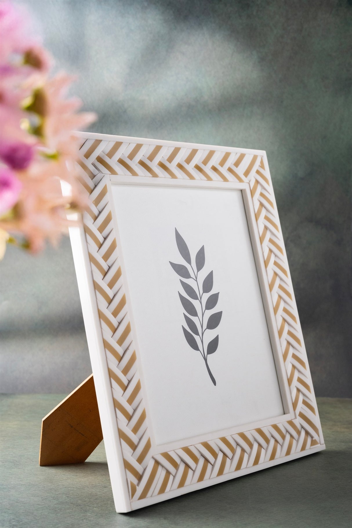 8x10” White Resin Criss Cross Picture Frame