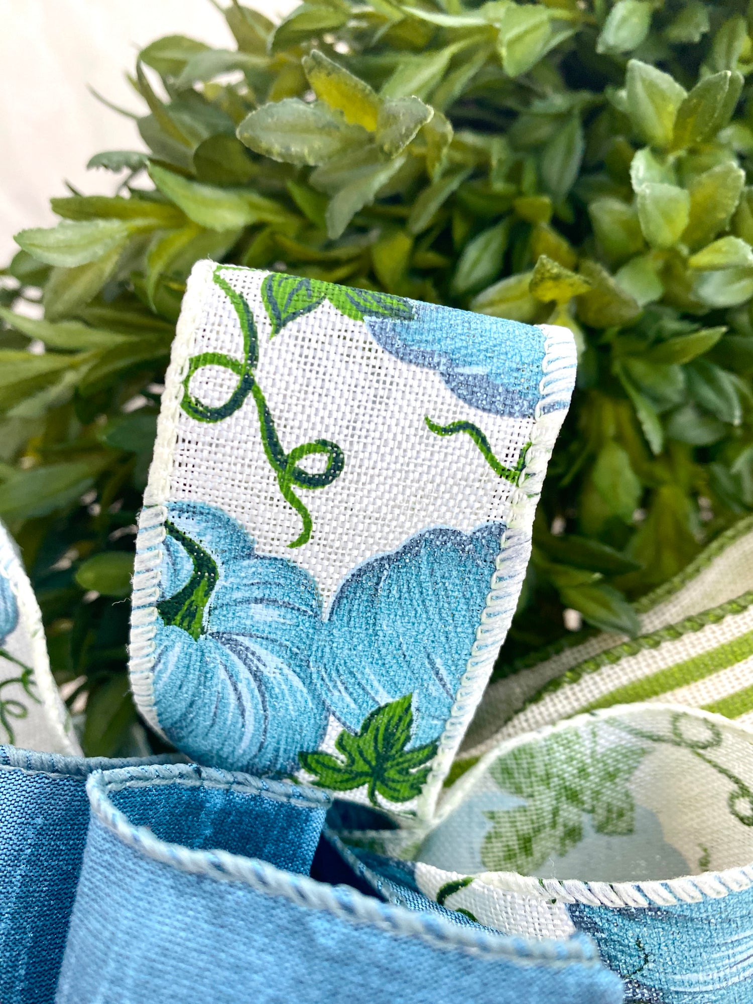 11" Pumpkin Woods Bow