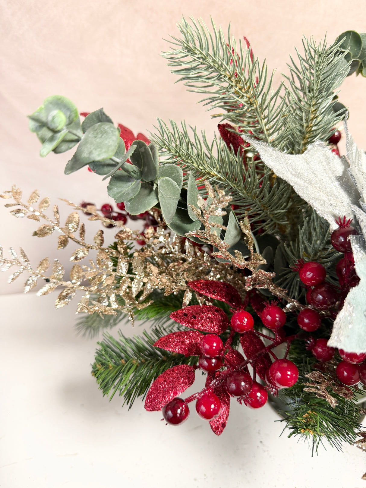 21" Turning Heads Centerpiece