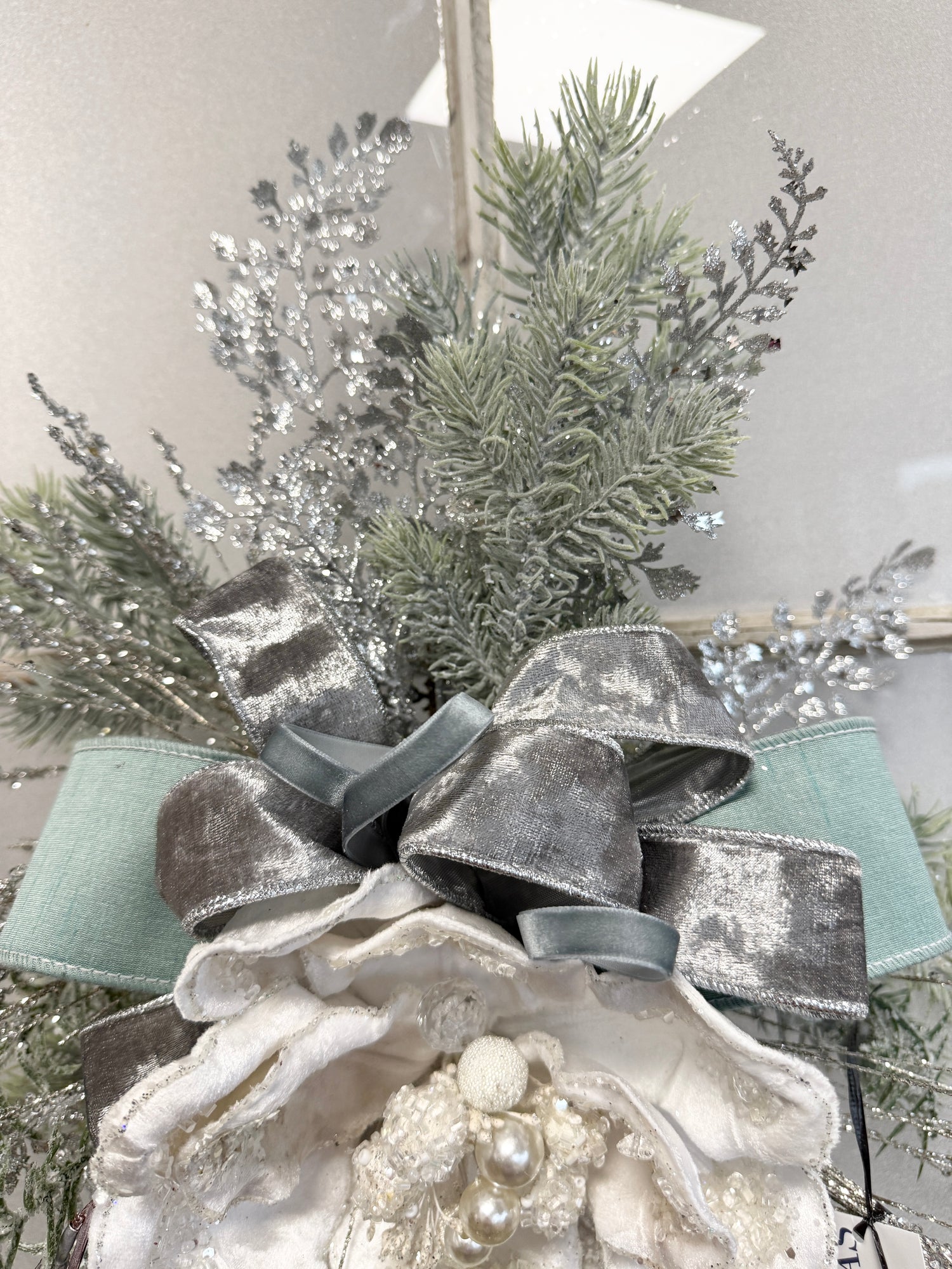 27" Beautiful Winter Swag