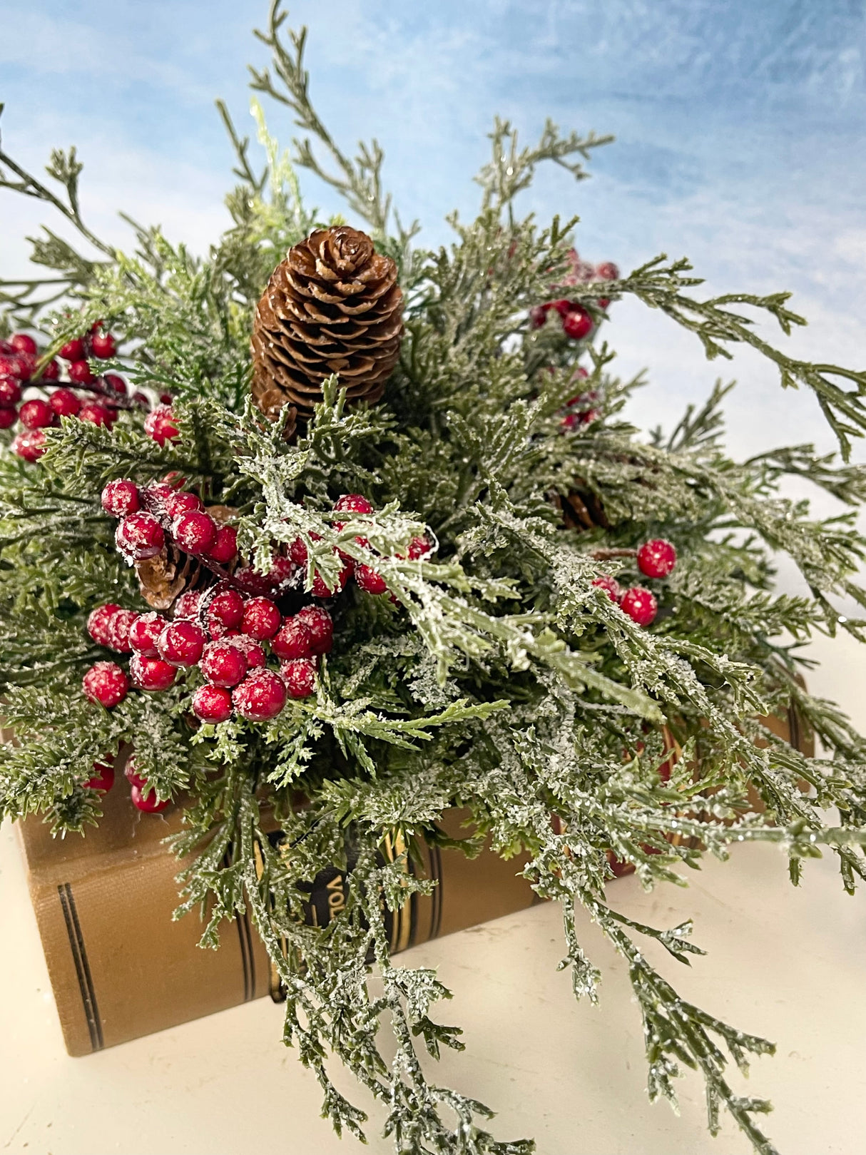 Divinity Berry Cedar Half Sphere