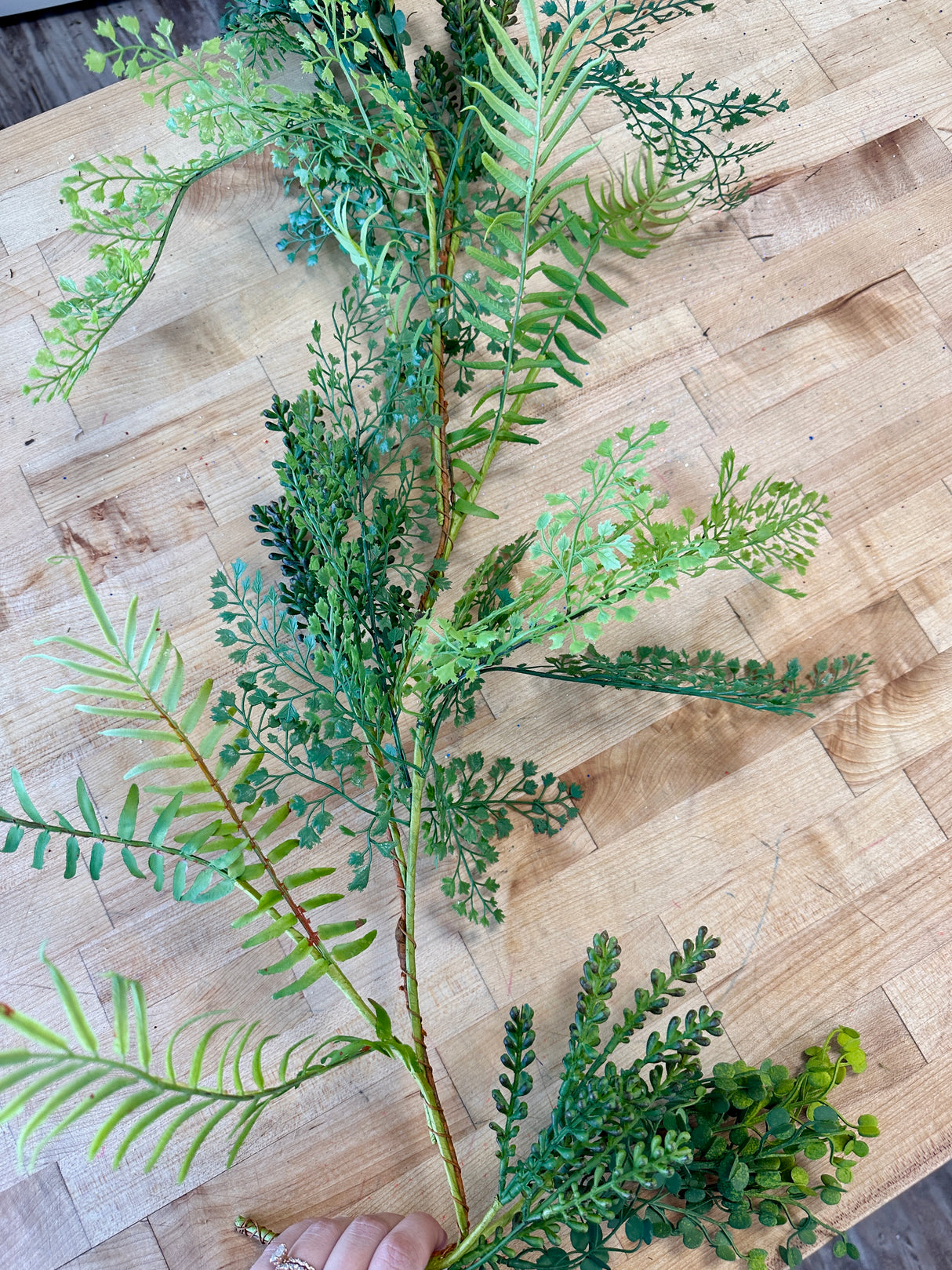 6' Mixed Greens Fern Garland