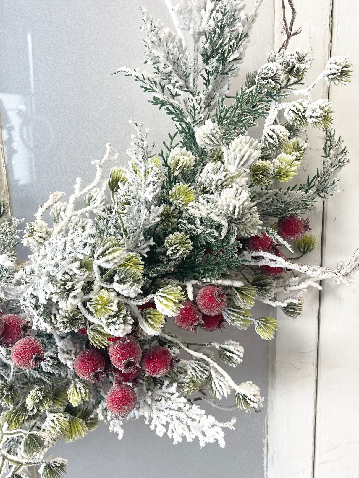 24" Pine & Crater Berry Wreathi