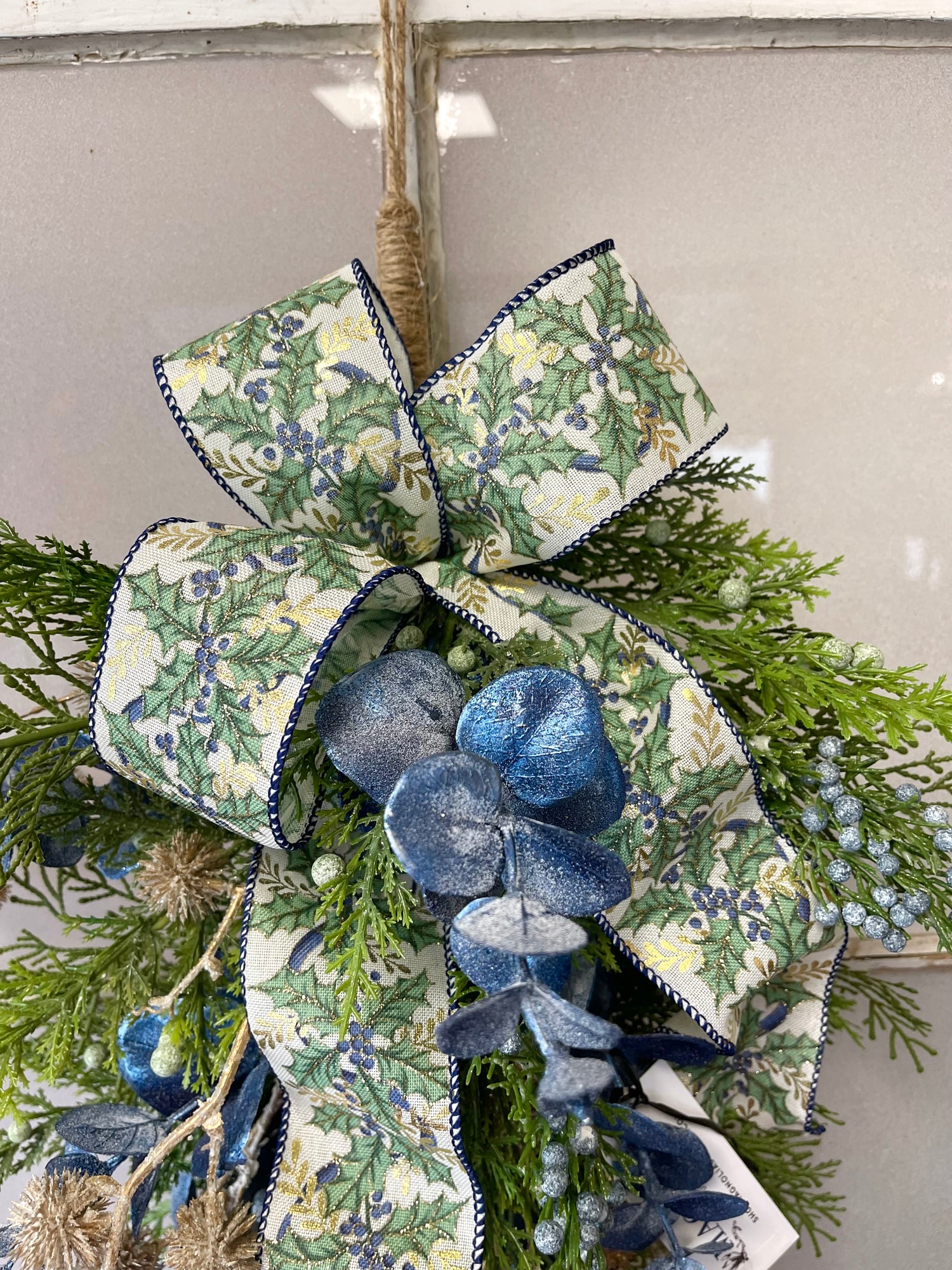 28" Holiday Magic Teardrop Swag