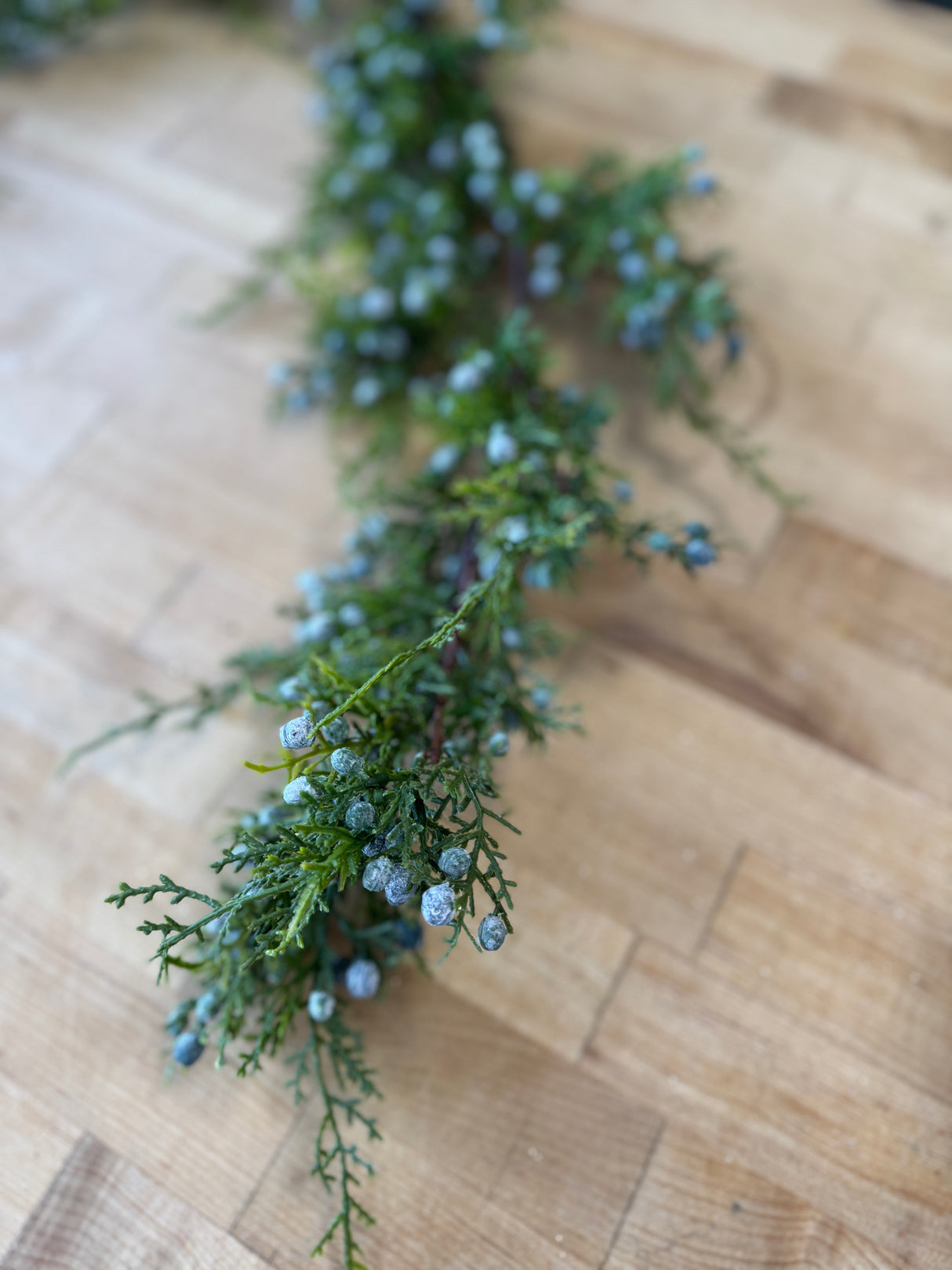 54” Juniper Berry Garland