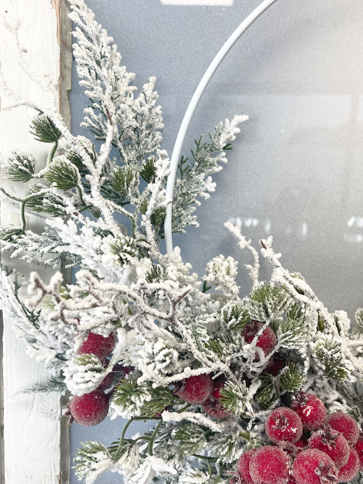 24" Pine & Crater Berry Wreathi