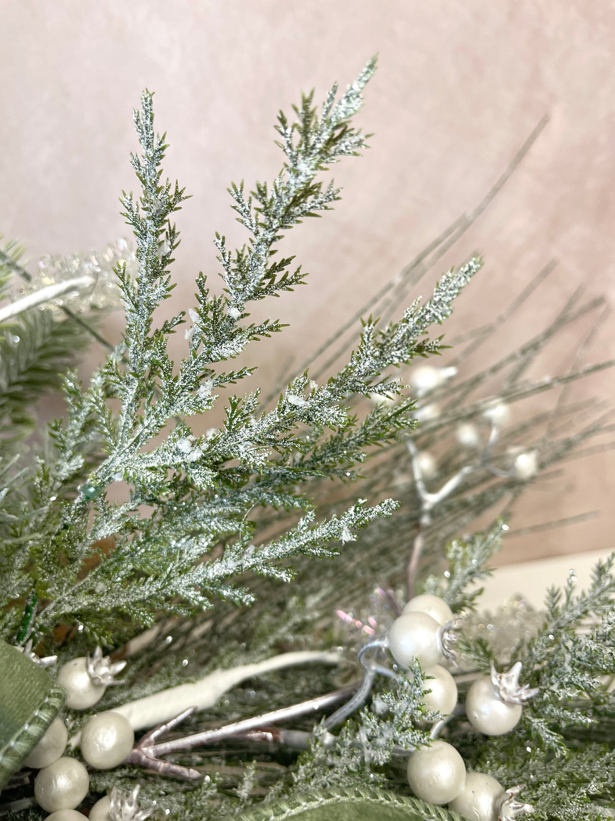 28" Frosty Greens Swag