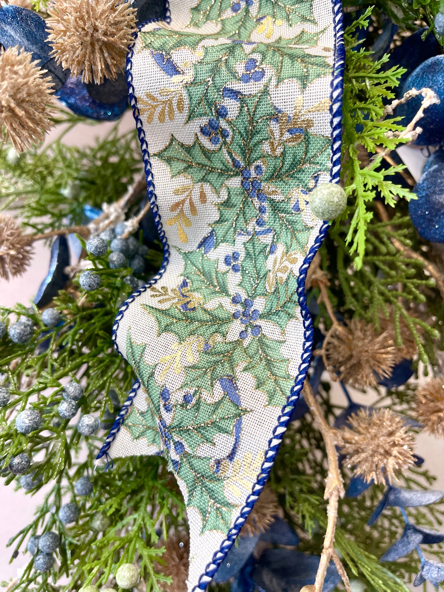 28" Holiday Magic Teardrop Swag