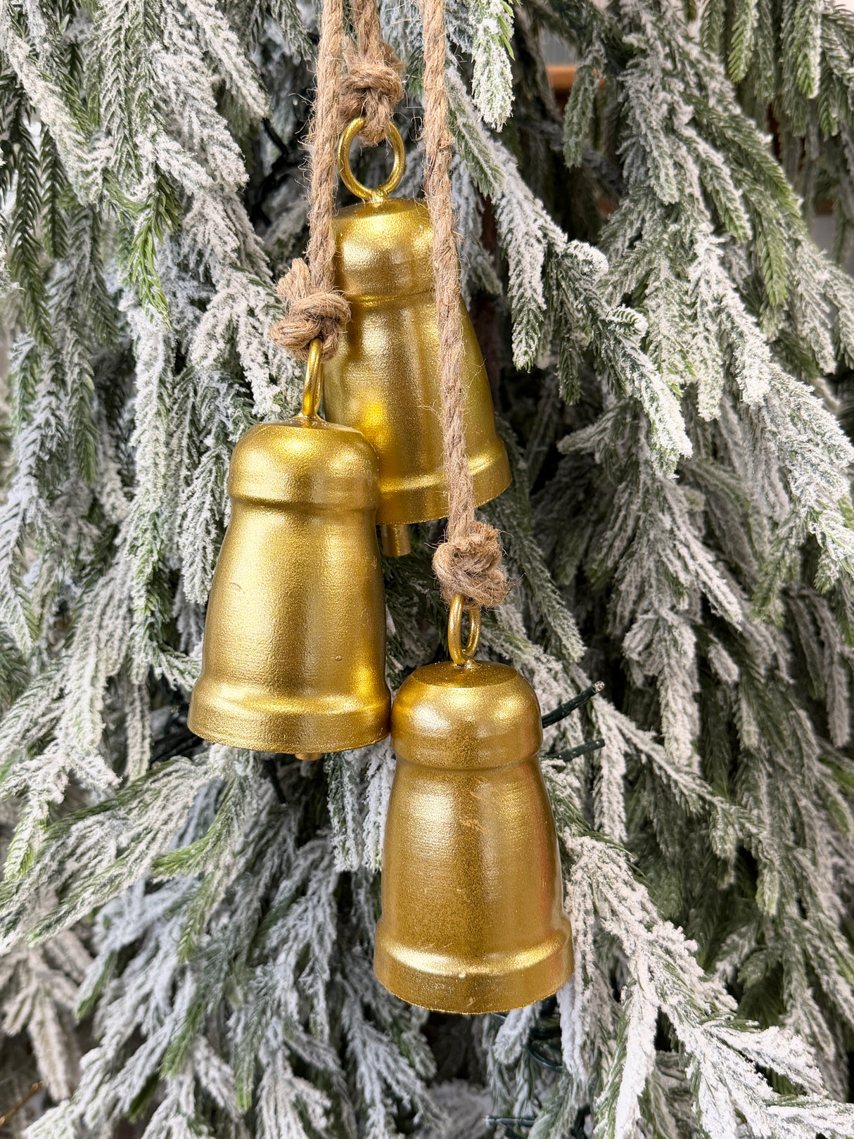 Bronze Hanging Bell Accent