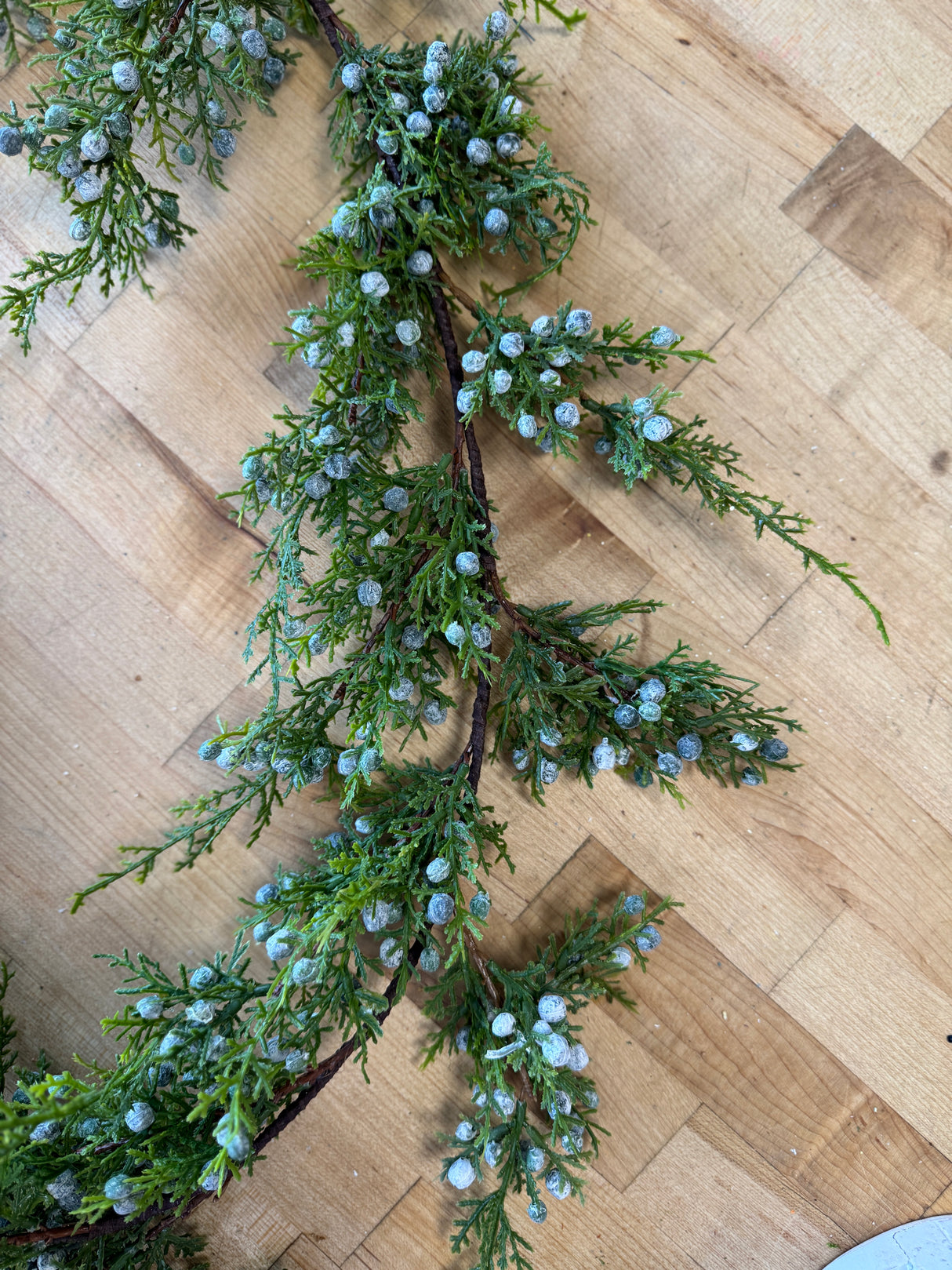 54” Juniper Berry Garland