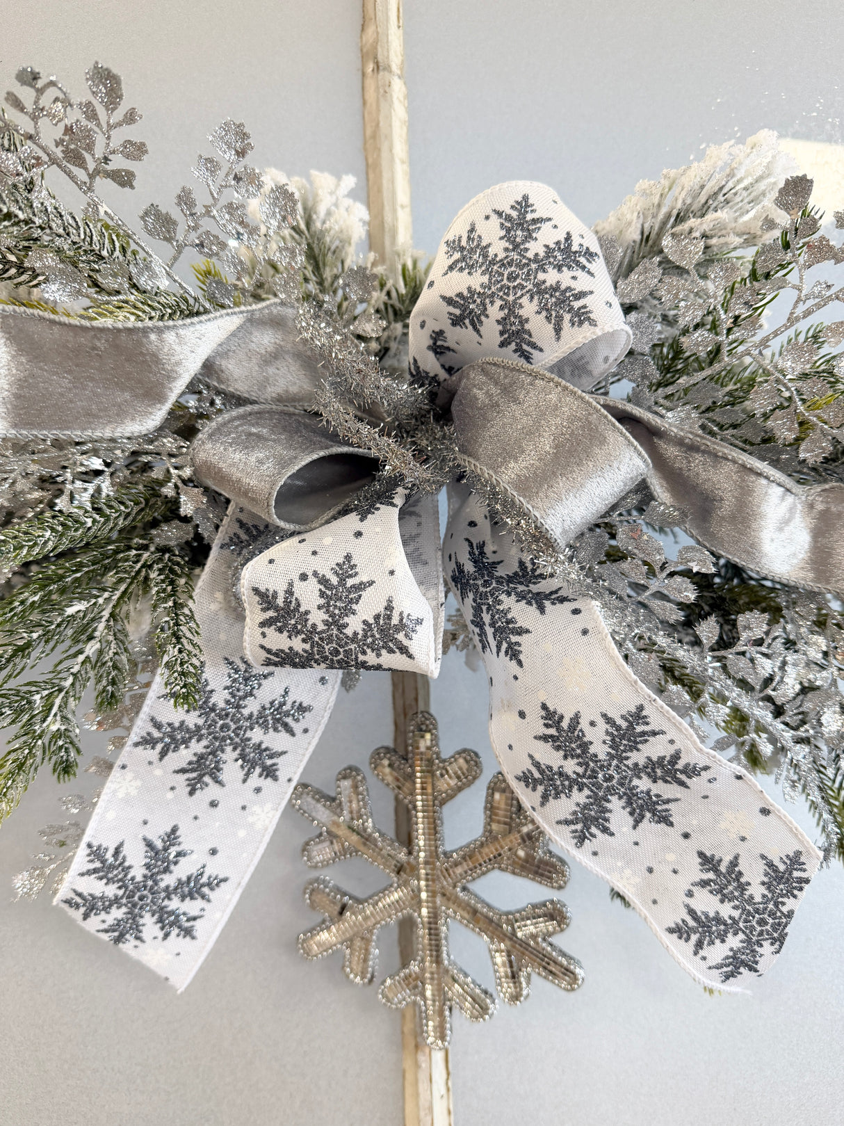 Shimmering Silver Snowflake Swag Kit