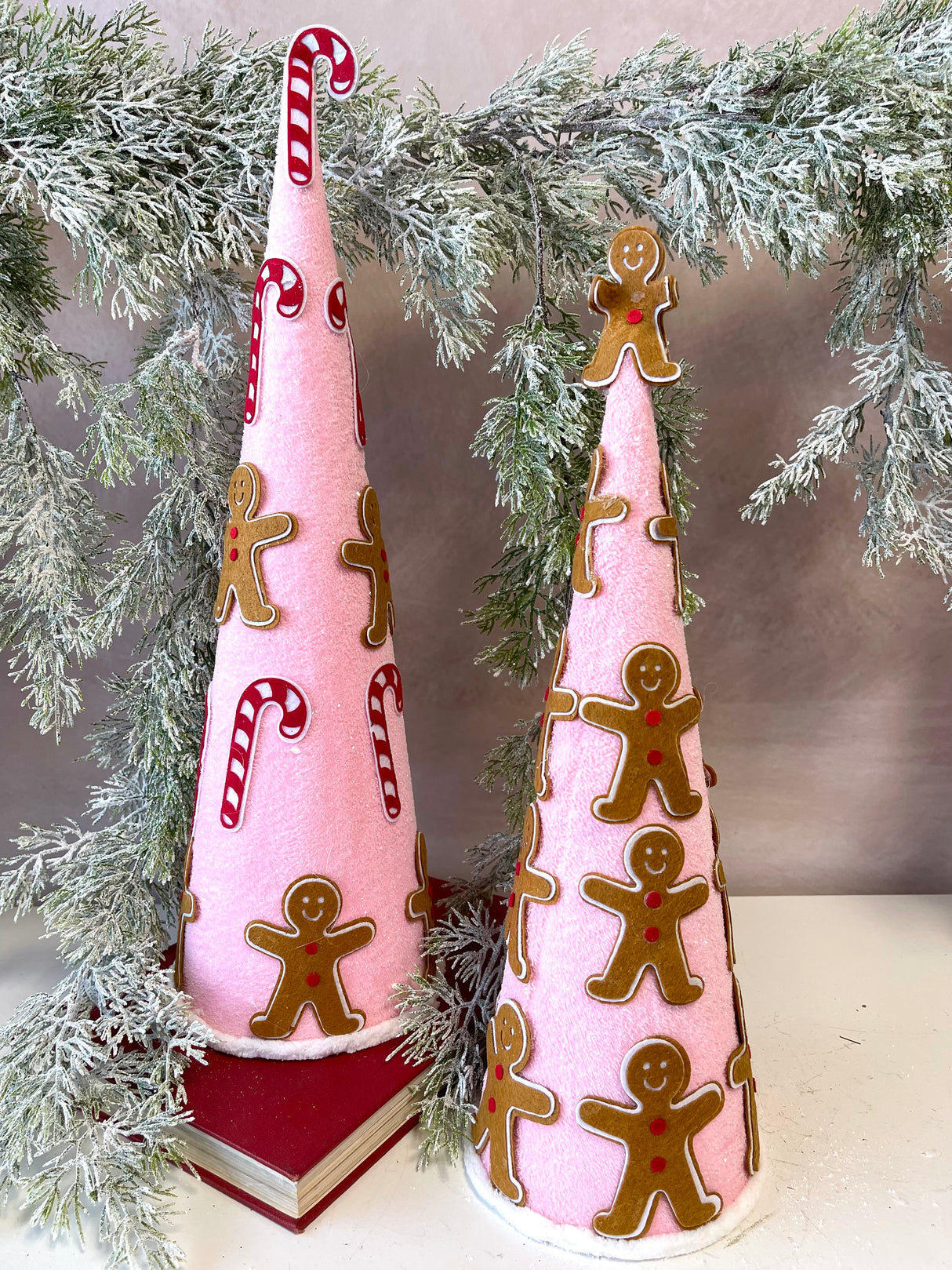 Holiday Fun Gingerbread Tree Set of 2
