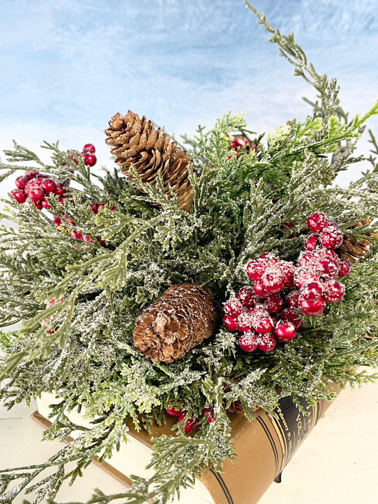 Divinity Berry Cedar Half Sphere