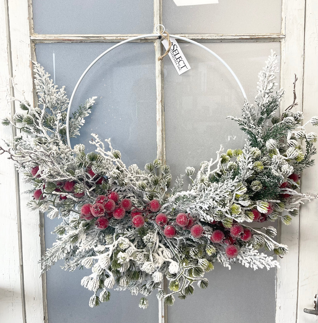 24" Pine & Crater Berry Wreathi