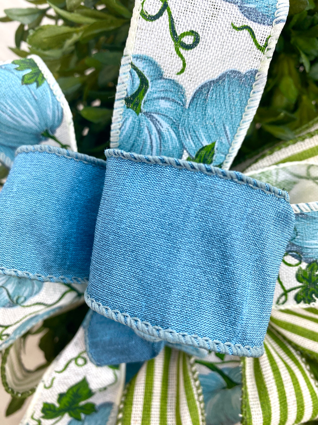 11" Pumpkin Woods Bow