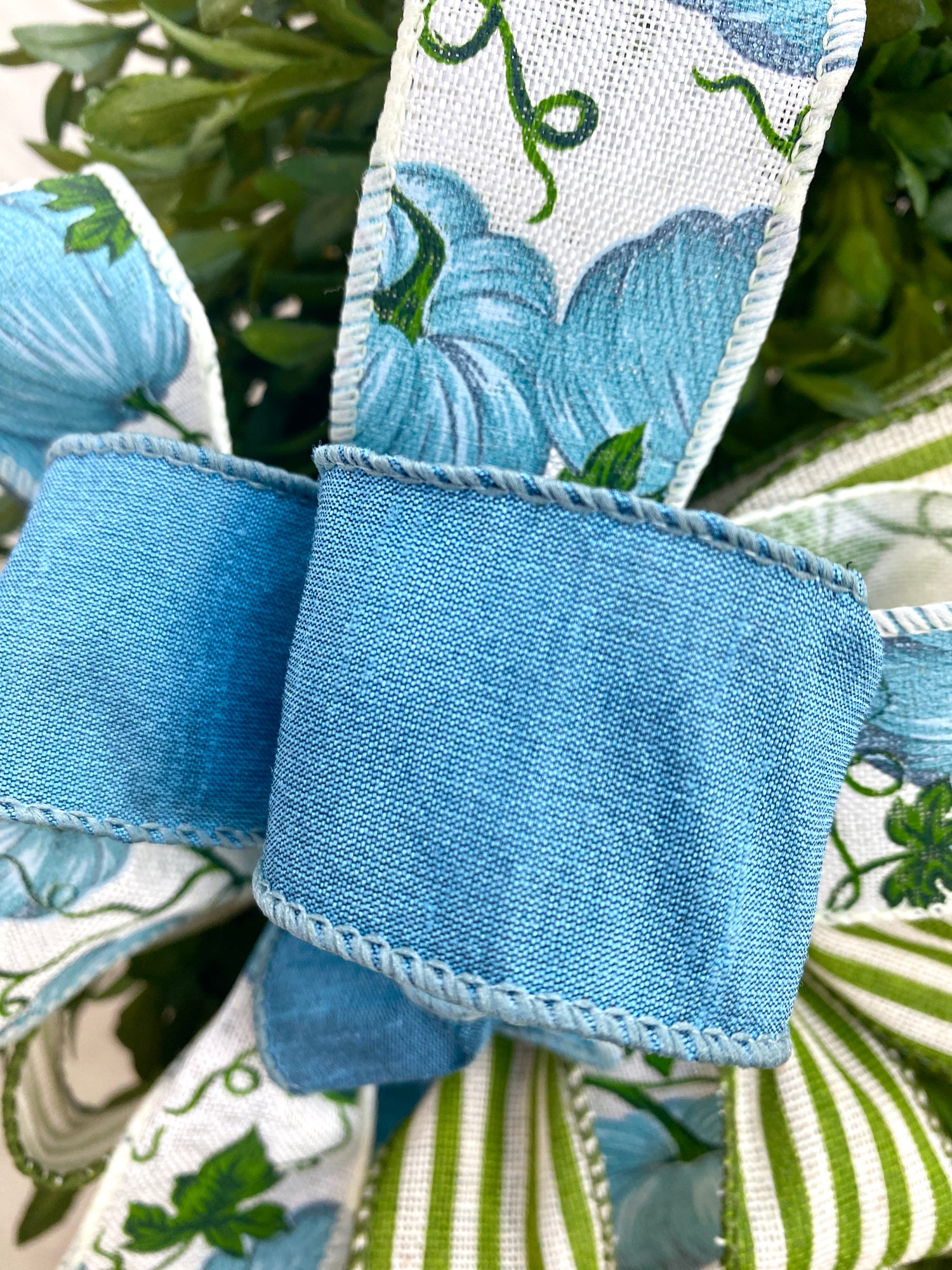 11" Pumpkin Woods Bow