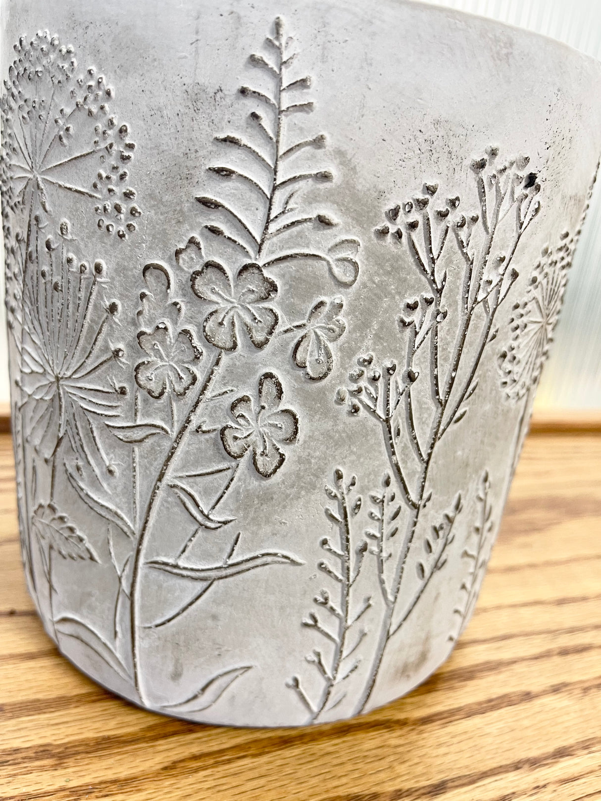 Straight Full Wildflower Cement Pot