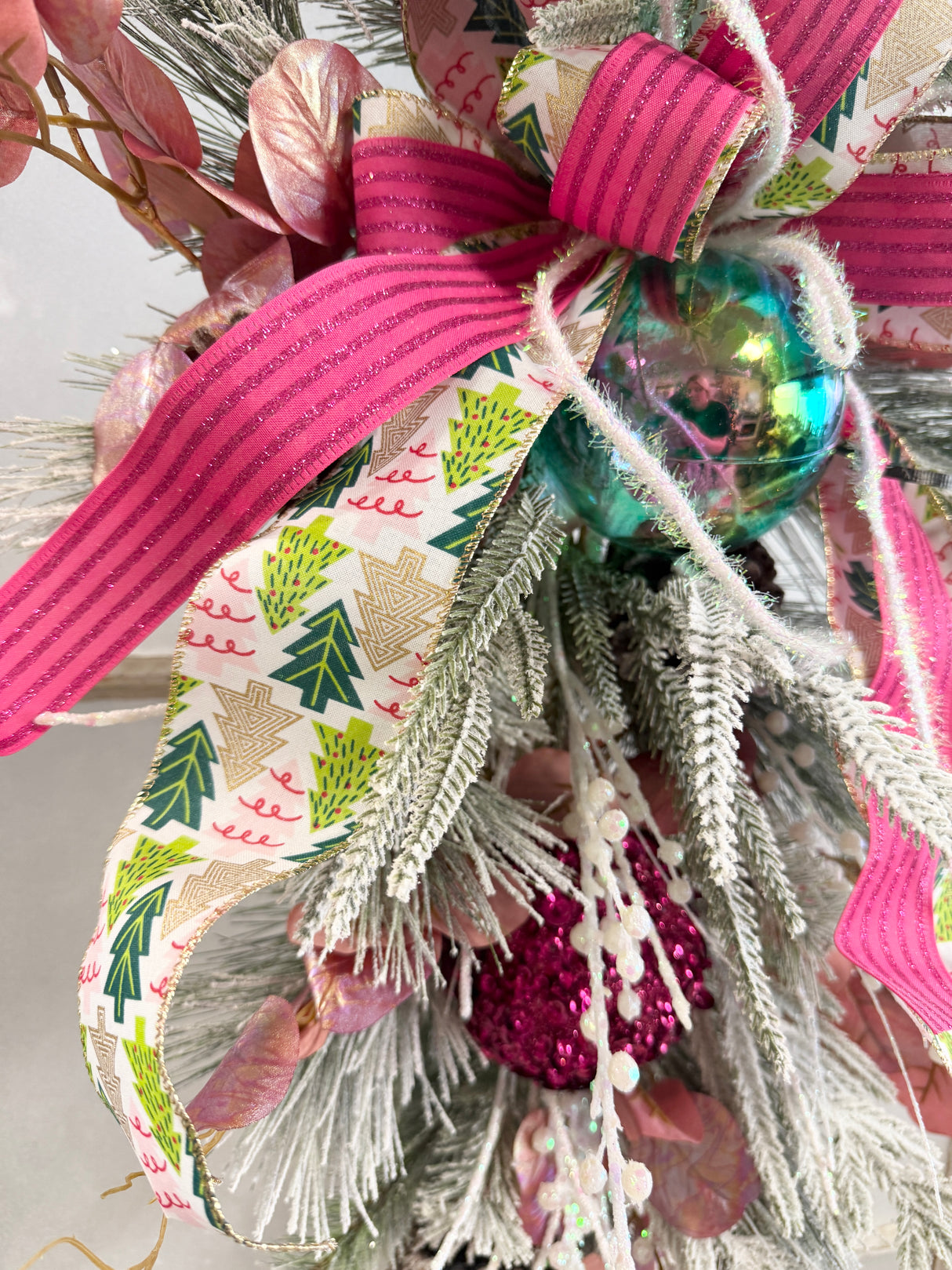 37" Kates Whimsical Door Swag