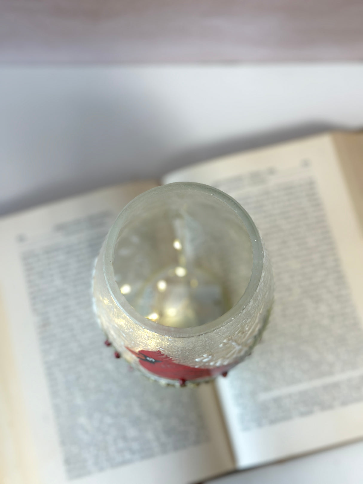 Cardinal Present Lighted Luminary