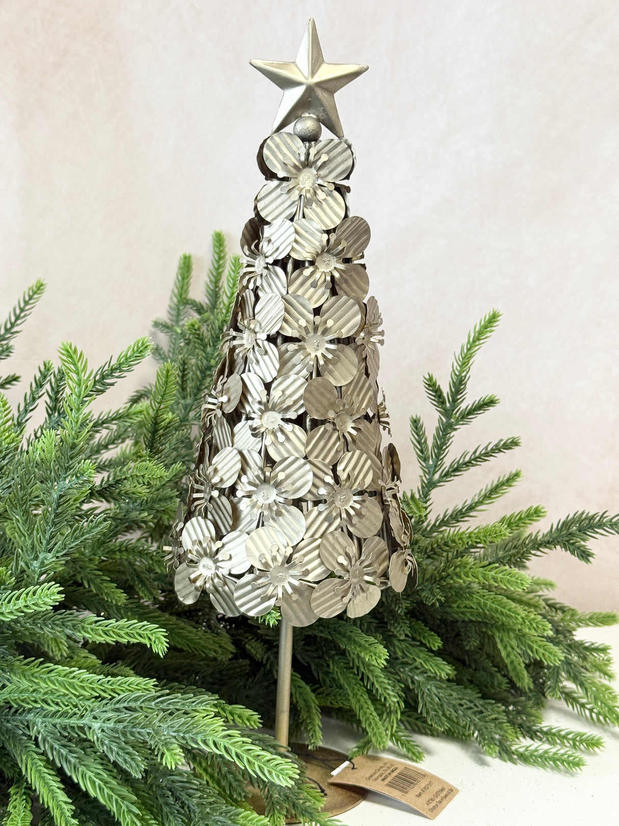 Metal Flowers Christmas Tree with Star