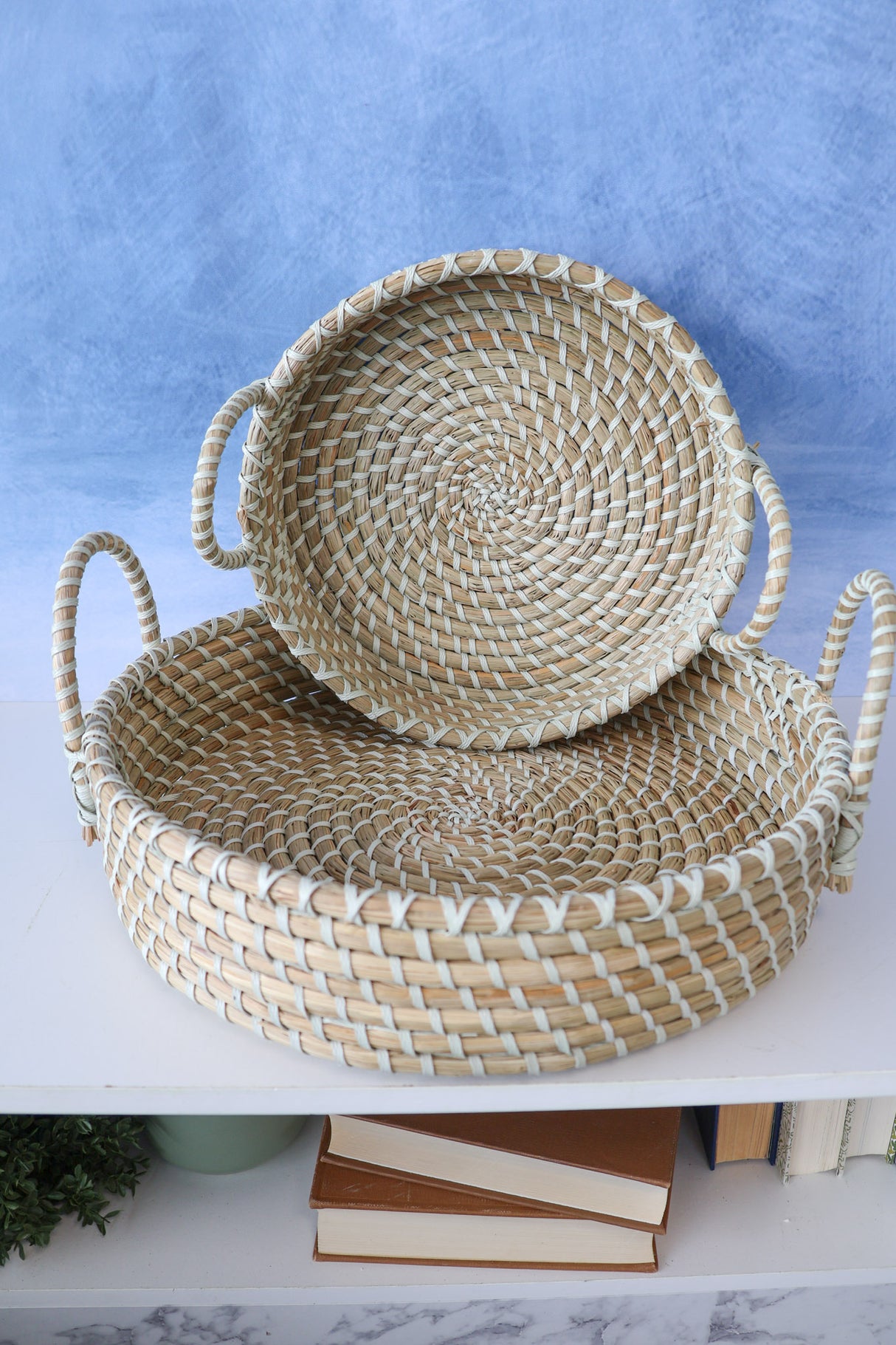Elizabeth Woven Round Tray - 2 Sizes