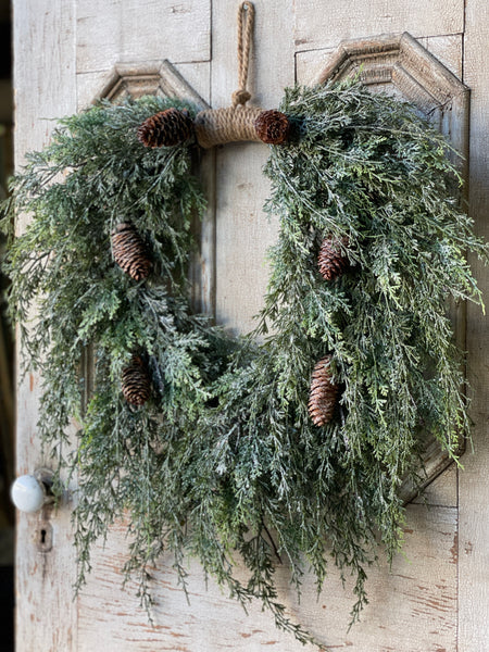 28" Silver Thread Cedar Wreath